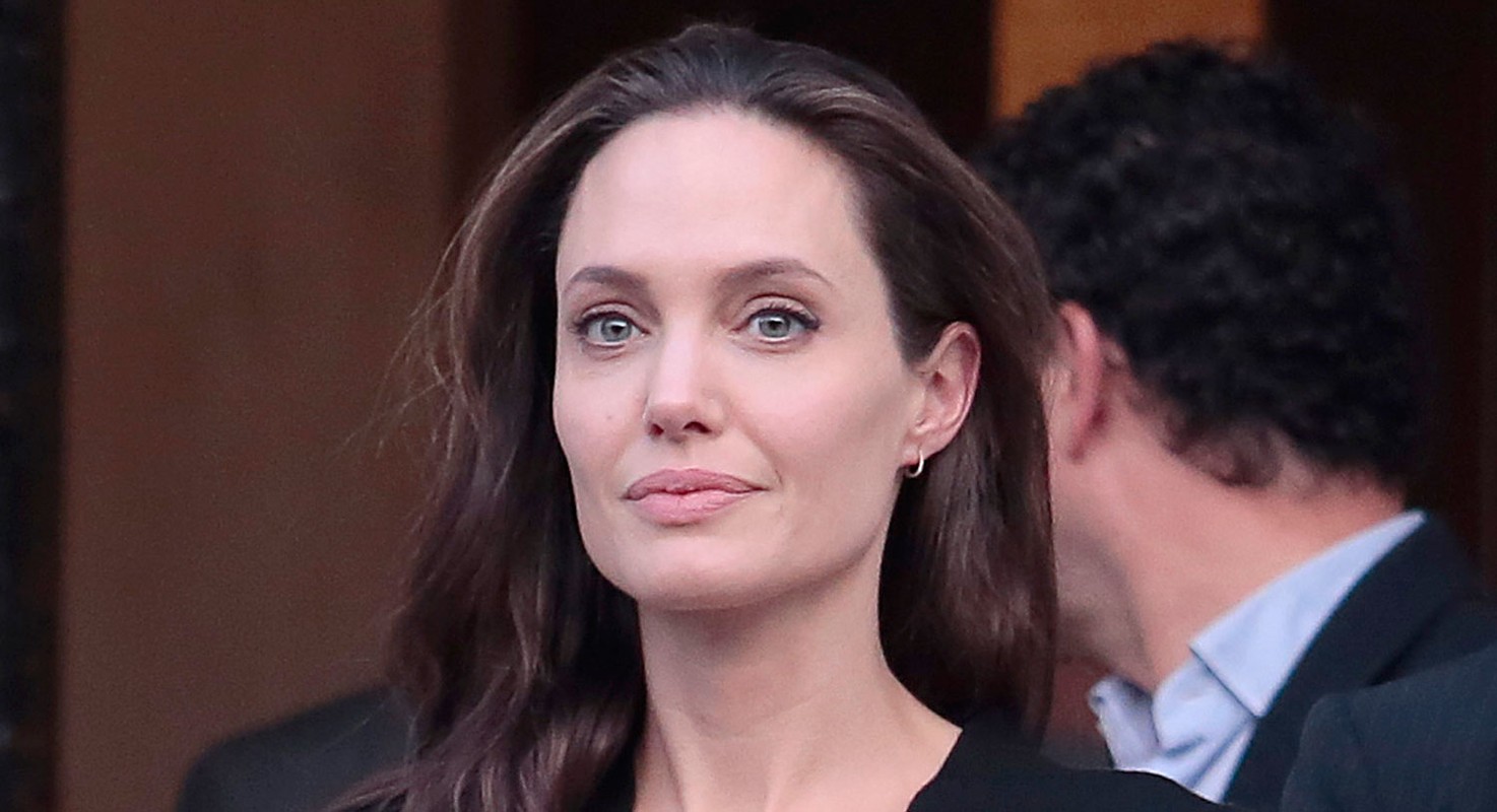 Dieu it biet ve benh liet nua mat Angelina Jolie mac phai-Hinh-9